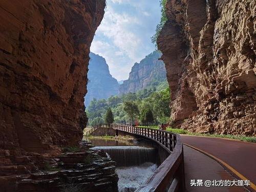 进入峡谷,探寻自然奇观的壮丽之旅